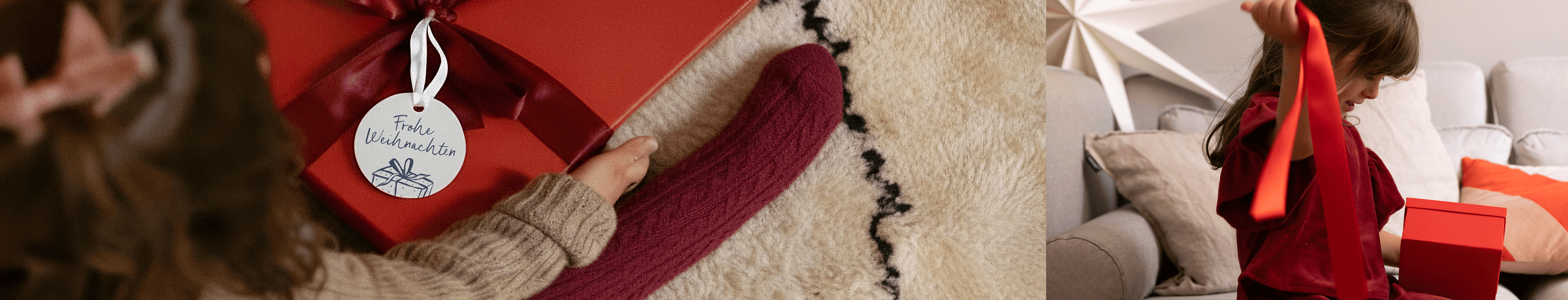 Mädchen packt Geschenk mit Geschenkanhängeraus