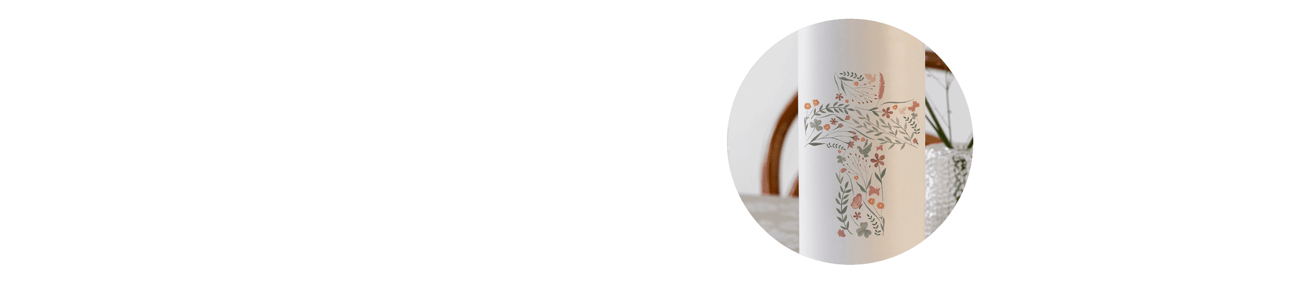 Kreuz auf einer Konfirmationskerze