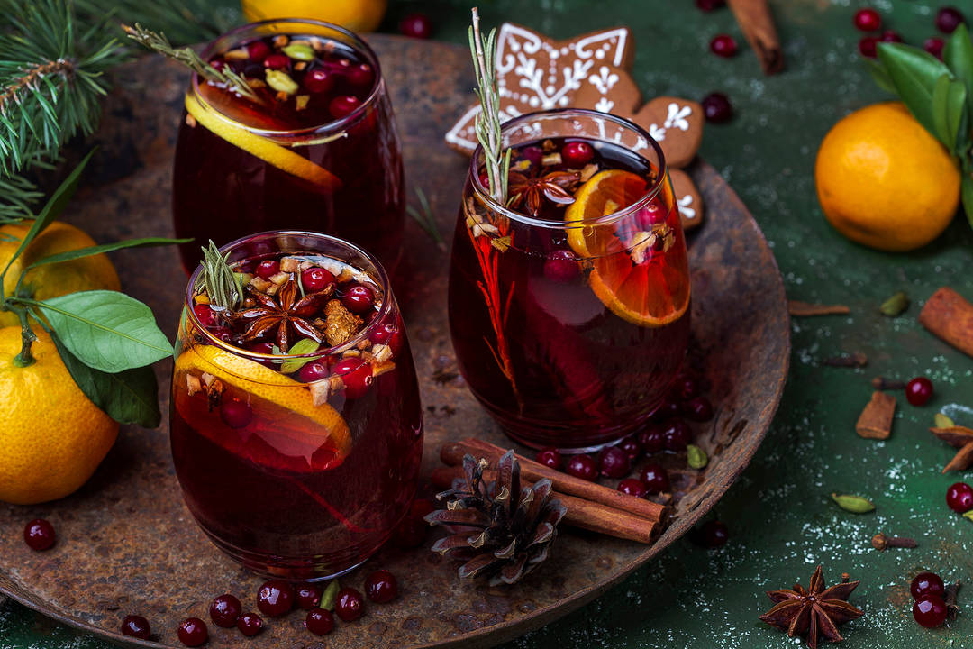 Feuerzangenbowle als Highlight auf deiner Adventsparty So klappt's!