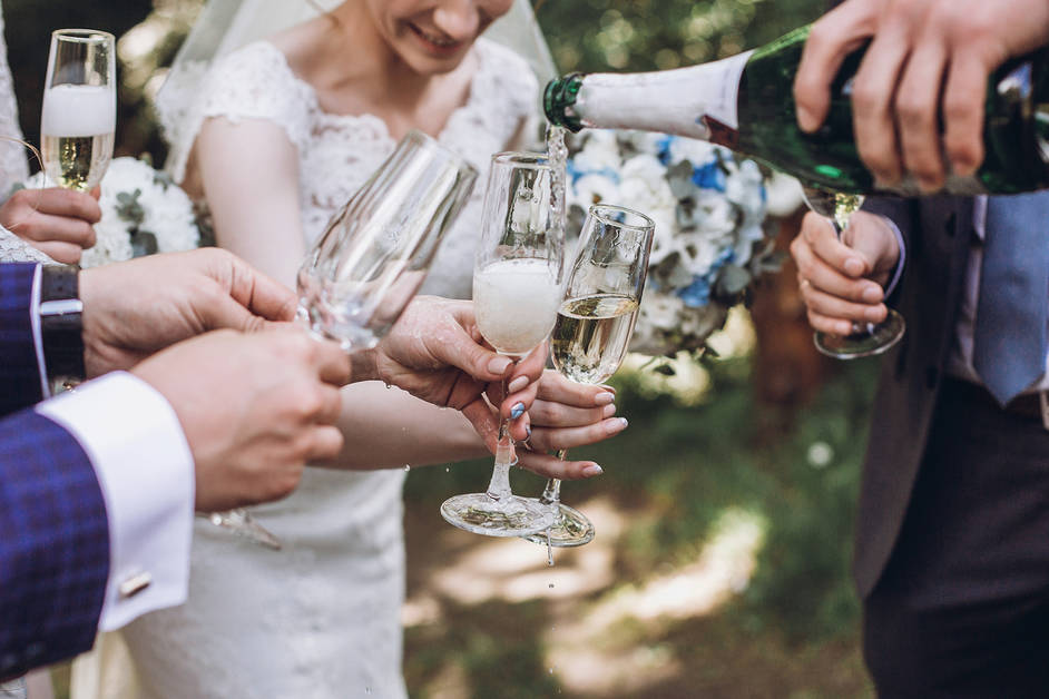 Sektempfang organisieren Tipps & Checkliste für Ihre Hochzeit