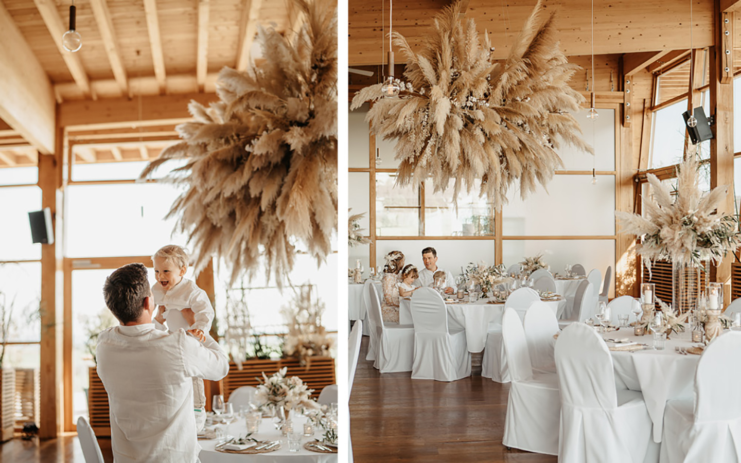 Der Bräutigam spaßt mit seinem kleinen Sohn herum und hält ihn in die Luft. Die Location ist von innen hell und lichtdurchflutet, die Familie sitzt auf dem zweiten Bild der Collage am hergerichteten Tisch der Pampasgras Hochzeit.