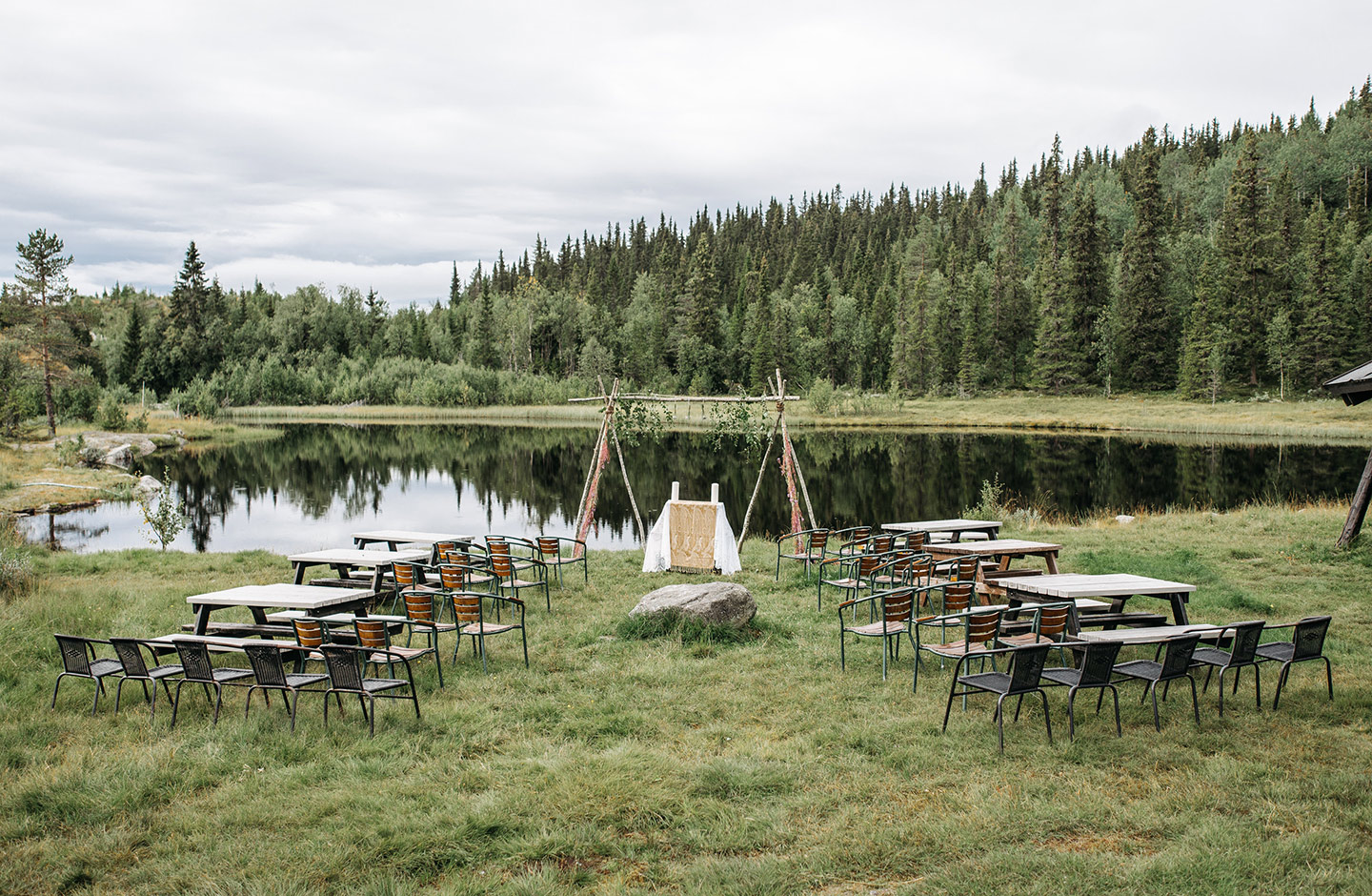 Wunderschöne Location einer Hochzeit am See