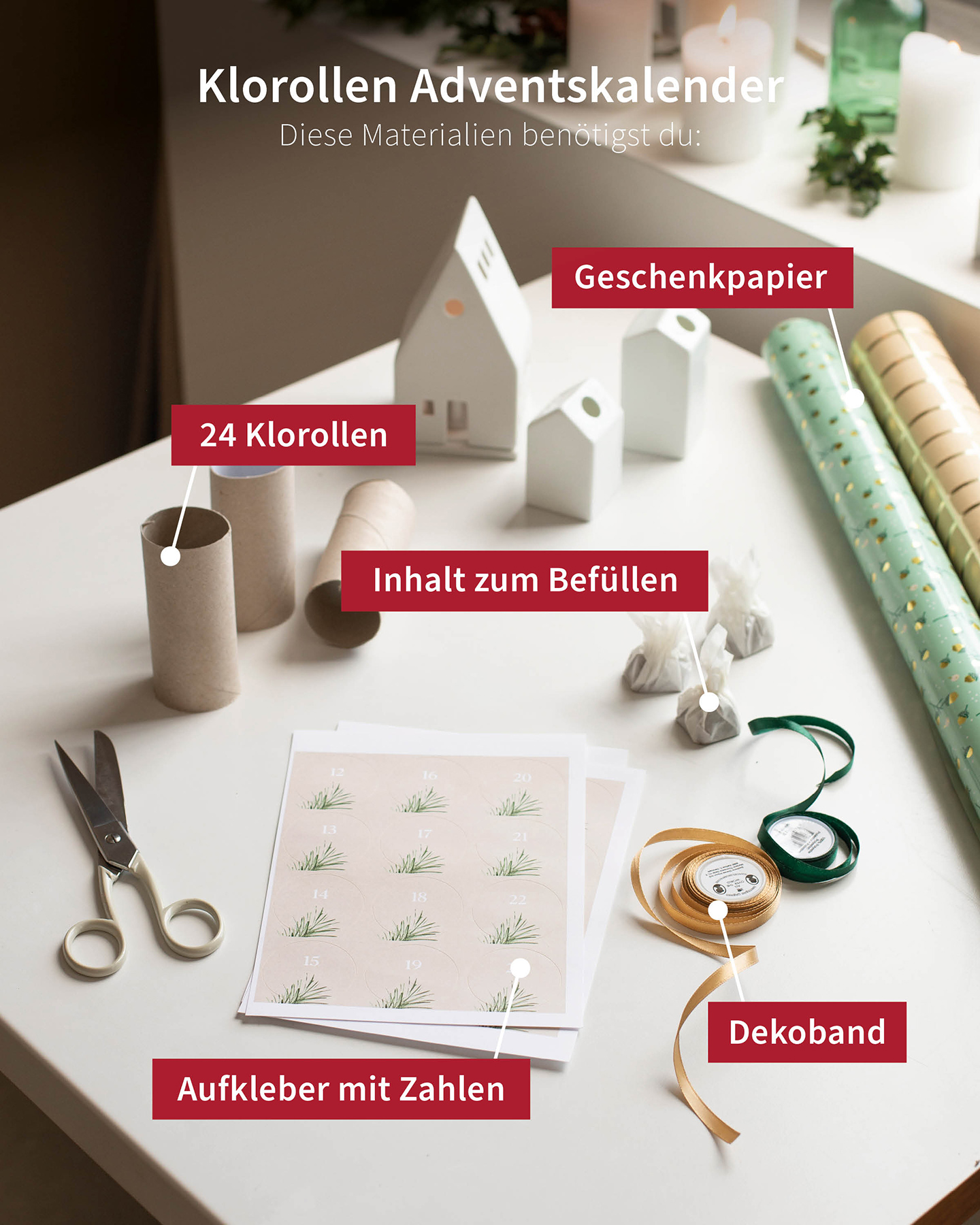 Selbst gemachter Adventskalender aus Klorollen basteln. Alle Materialien dafür liegen auf dem Tisch.