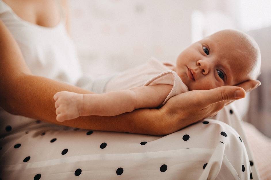 So heißt ihr euer Baby nach der Geburt zu Hause willkommen