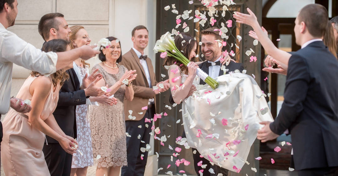 Hochzeitsplanung 20 Gaste Statt 200 So Gelingt Die Hochzeit Im